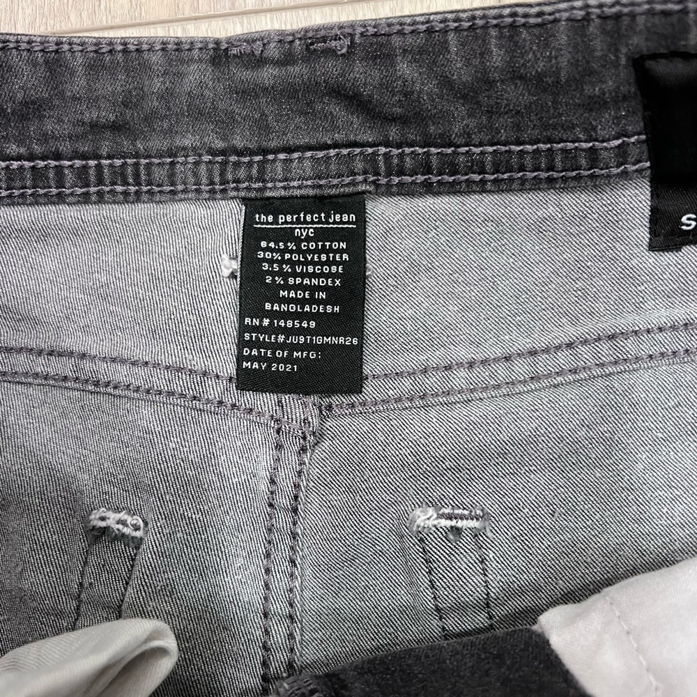 The Perfect Jean NYC men’s Size 29 / 26 - Picture 3 of 7